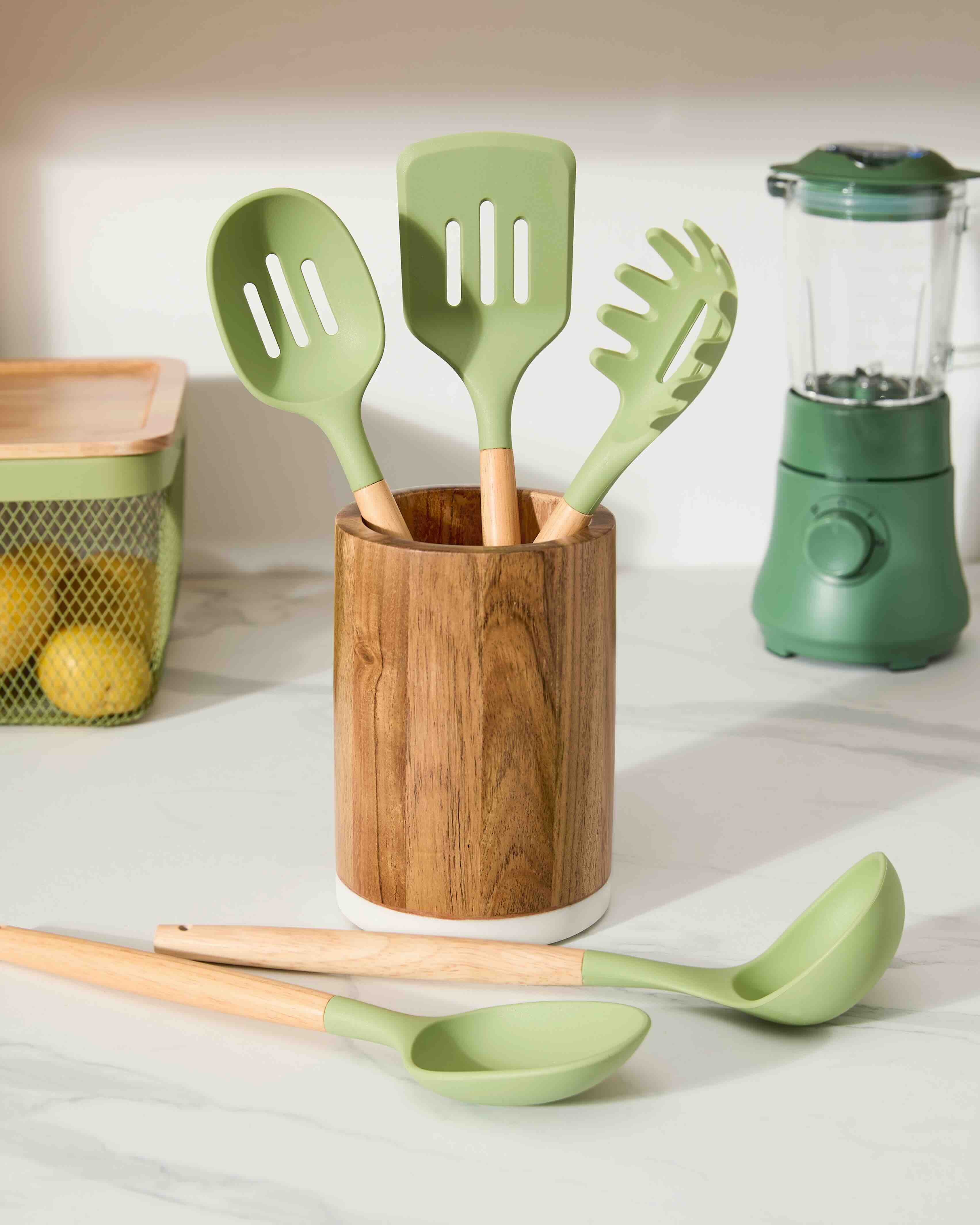Kitchen tools and appliances