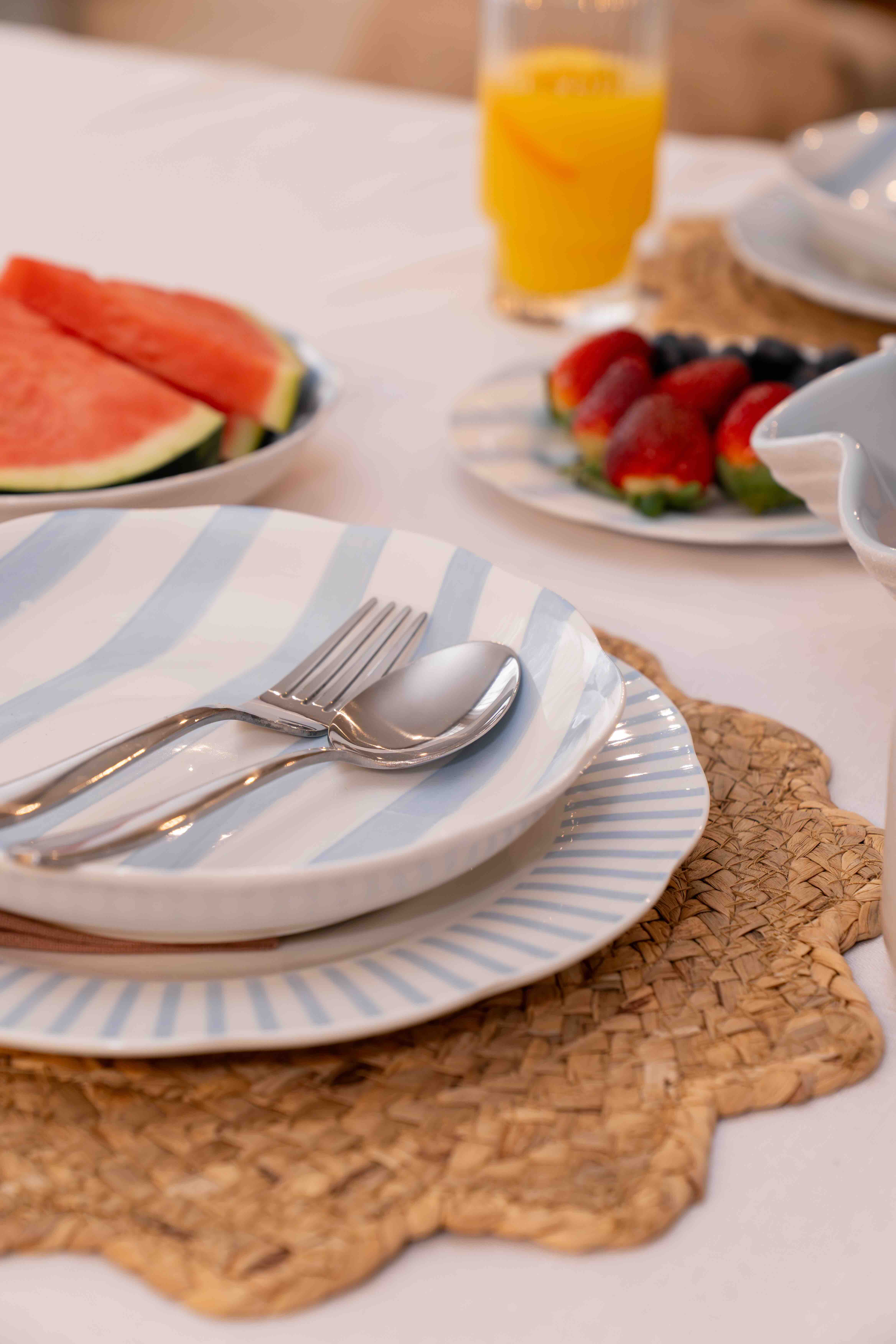 Dining plate and cutlery